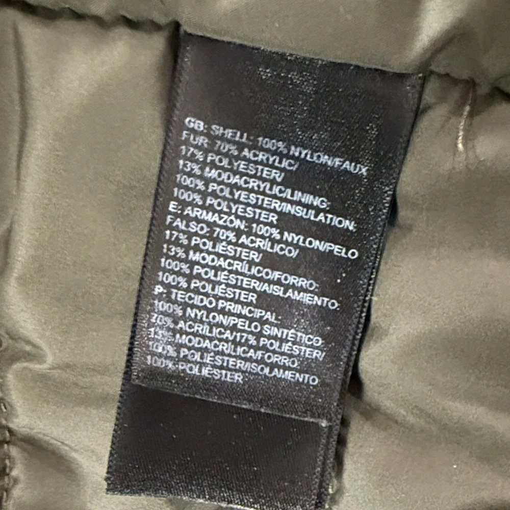 The North Face Women's Olive Puffer Jacket with Faux Fur Trim - Picture 4 of 6